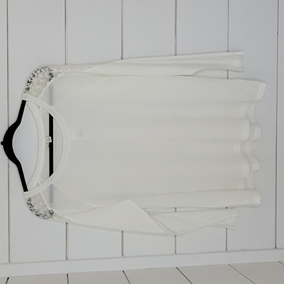 NWT C est 1946 xl white long sleeve tee shirt with lace peek a boo shoulders - Picture 1 of 5